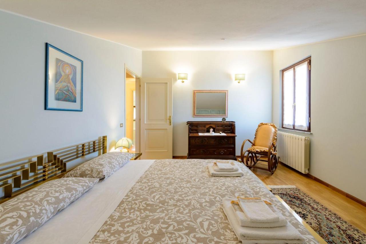 הוילה גוביו La Casa Di Claudia מראה חיצוני תמונה